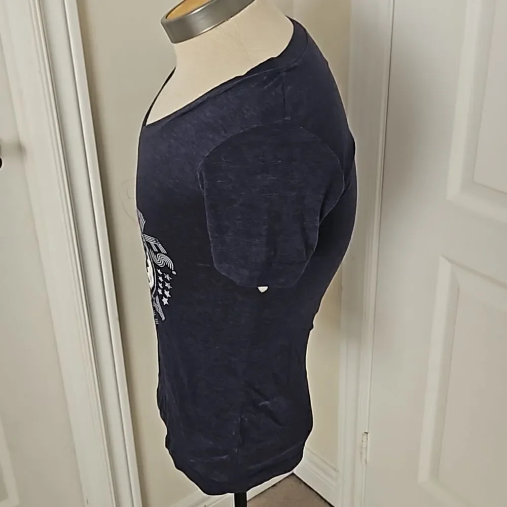 NHL Women's Hockey Logo Toronto Maple Leaf T-Shirt Navy Blue Medium - Picture 3 of 16